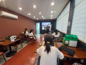 Chụp ảnh lưu niệm 2